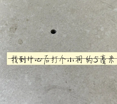 兰考瓷砖空鼓维修公司专业解答在瓷砖铺贴过程中，如果砂料搅拌不均匀，将会带来以下问题